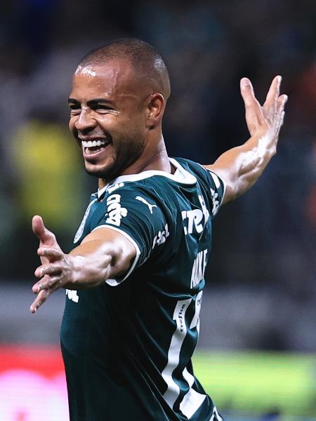 Em temporada com mais jogos e maior participação em gols, Mayke pode  completar 250 jogos pelo Palmeiras, no clássico contra o São Paulo:  'Honrado e privilegiado