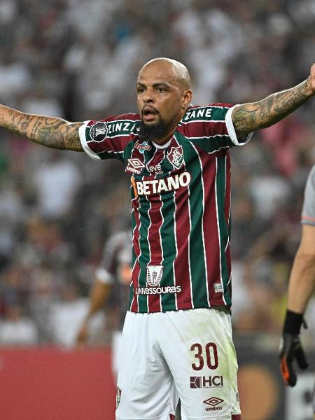 Felipe Melo, durante jogo entre Fluminense e Sporting Cristal - MAURO PIMENTEL / AFP