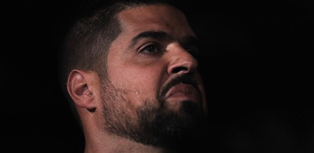 Antônio solicita revisão de expectativas no Corinthians: janela de peso descartada.