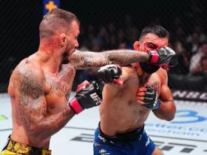 UFC: Renato Moicano domina, vence e deixa rosto de Benoit Saint Denis desfigurado