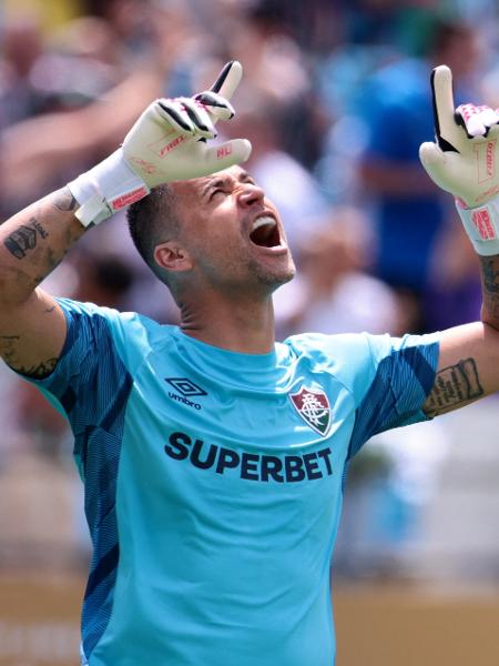 Goleiro Fábio tem 44 anos, idade suficiente para ser pai de todos os jogadores do Chelsea Goleiro Fábio tem 44 anos, idade suficiente para ser pai de todos os jogadores do Chelsea