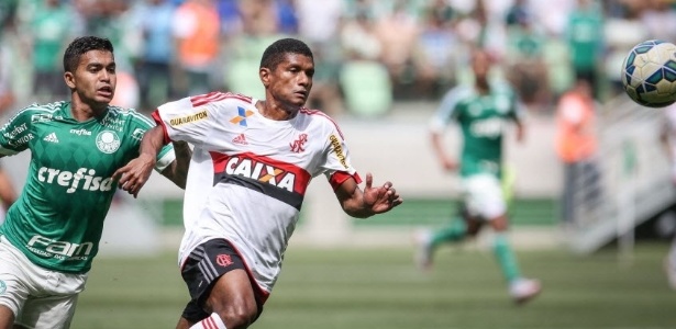 Lance da partida entre Palmeiras e Flamengo, disputada às 11h - Ricardo Nogueira/Folhapress