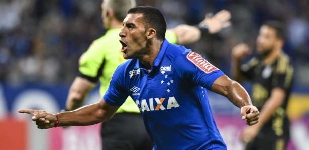 Cruzeiro não gostou da forma com que foi cobrado pelo ex-clube de Ramón Ábila - Yuri Edmundo/Light Press/Cruzeiro