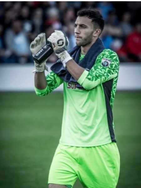 Max Crocombe, goleiro do Salford City, pediu desculpas após confusão - Reprodução/Instagram