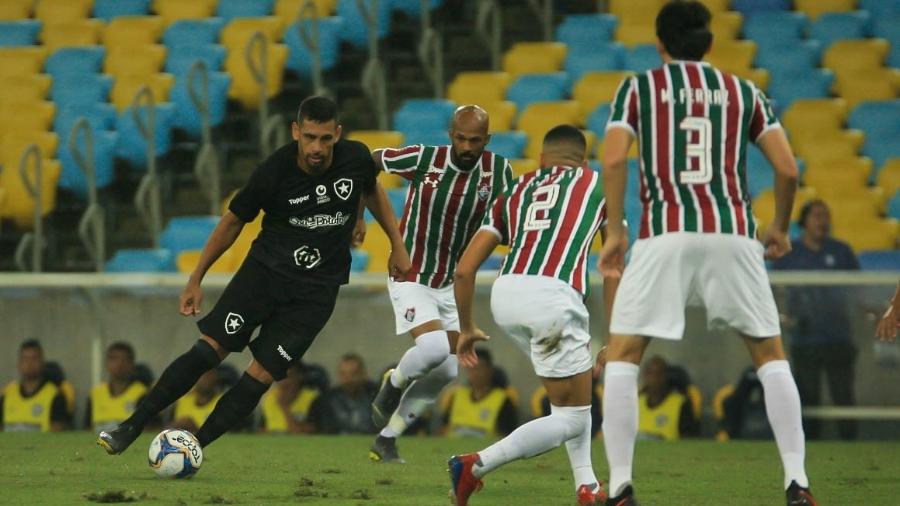 Diego Souza em ação no clássico entre Fluminense Botafogo   - Jotta de Mattos/Agif