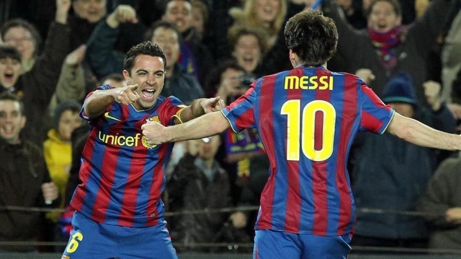 Xavi celebra gol do Barcelona com Lionel Messi - Reprodução/Instagram @leomessi
