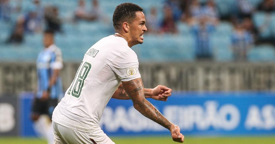 Luciano comemora gol do Fluminense contra o Grêmio