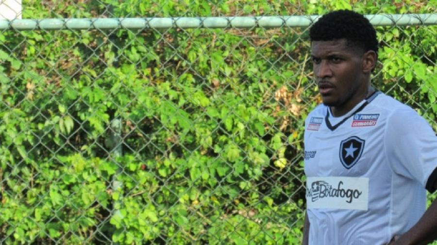 Marca da rede Pinheiro Guimarães estará exposta na camisa do time sub-20 - Divulgação / Site oficial do Botafogo