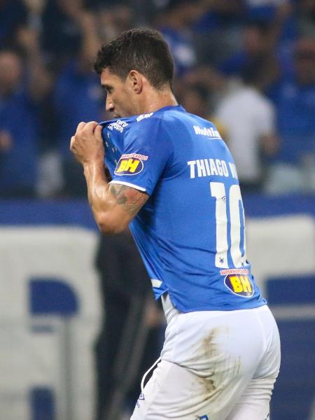 Thiago Neves comemora gol do Cruzeiro contra o São Paulo - Fernando Moreno/AGIF