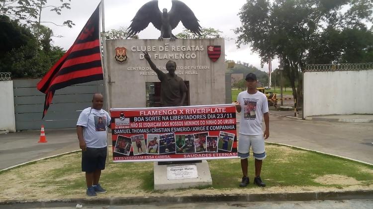Familiares de Samuel Thomas foram ao CT do Flamengo para manifestação - Arquivo Pessoal