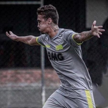 Romarinho, filho de Romário, tem treinado com Vanderlei Luxemburgo para manter a forma física no Vasco - Instagram / Romarinho