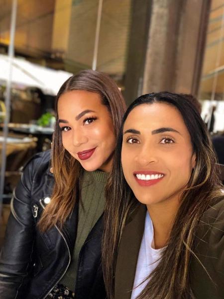 Marta ao lado da namorada Toni Deion   - Reprodução/Instagram