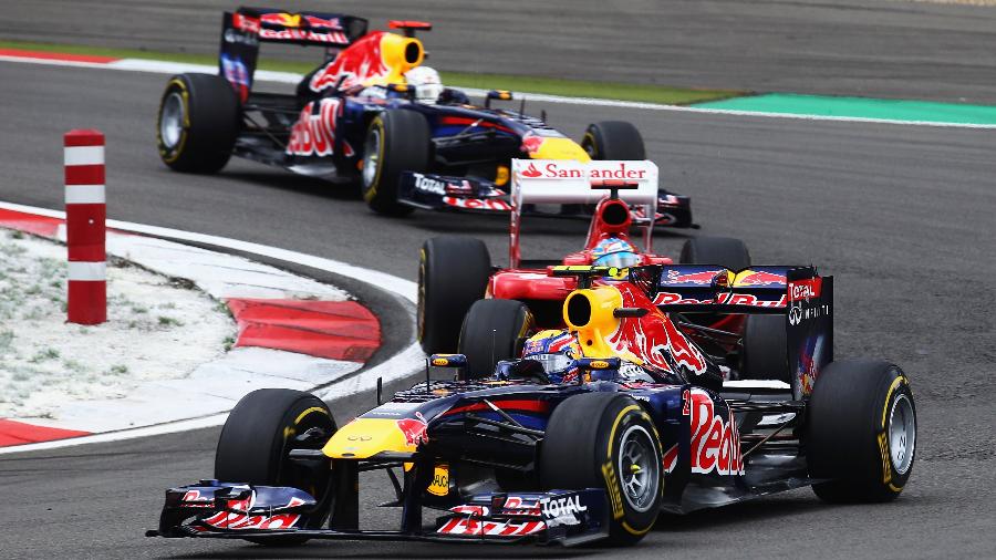 Red Bull lidera GP da Alemanha de 2011 com Alonso, de Ferrari, em segundo, e Vettel, de Red Bull, em terceiro - Getty Images / Red Bull Content Pool