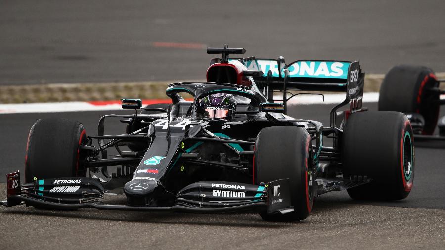 Lewis Hamilton ultrapassa Bottas e chega à liderança do GP de Eifel - Bryn Lennon/Getty Images