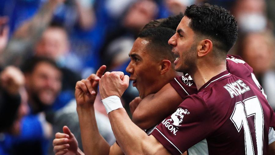 Youri Tielemans comemora gol pelo Leicester City - MATTHEW CHILDS / POOL / AFP