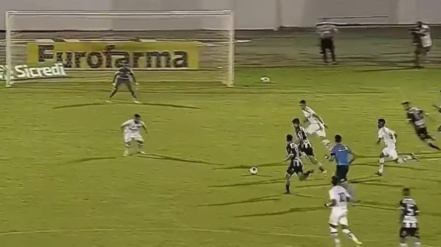 Andrezinho, meia do Operário no torneio, teve gol marcado contra o Santos repercutido pelo streamer - Reprodução/Twitter