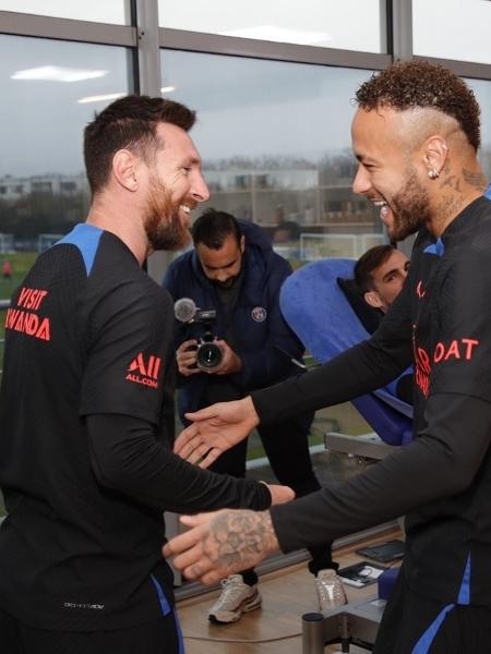 Neymar e Messi jogaram juntos no Barcelona e também no Paris Saint-Germain