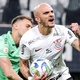 F&aacute;bio Santos chega &agrave; 100 jogos na Neo Qu&iacute;mica Arena pelo Corinthians