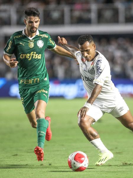 Otero, do Santos, e Flaco Lopez, do Palmeiras, na ida da final do Paulistão