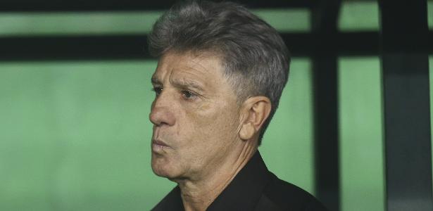 Renato Gaúcho revoluciona Grêmio com nova abordagem tática influente, afirma Arnaldo Ribeiro.