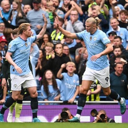 Haaland celebra um de seus gols em Manchester City x Brentford, pelo Campeonato Inglês