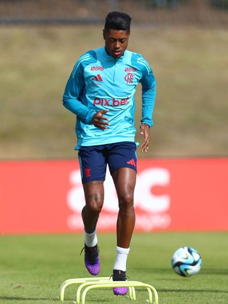 Bruno Henrique durante treino do Flamengo