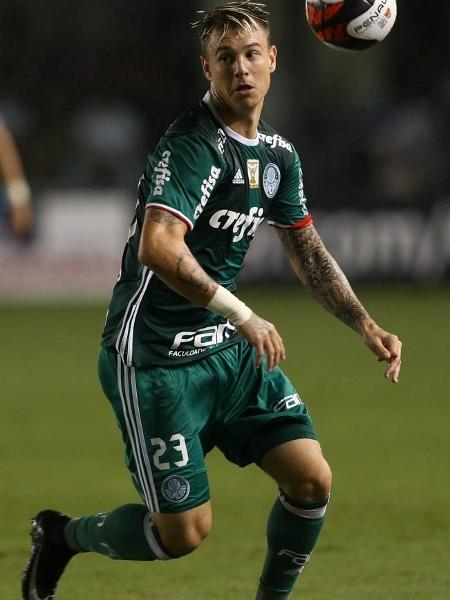 Róger Guedes em ação pelo Palmeiras contra o Santos - Cesar Greco/Fotoarena