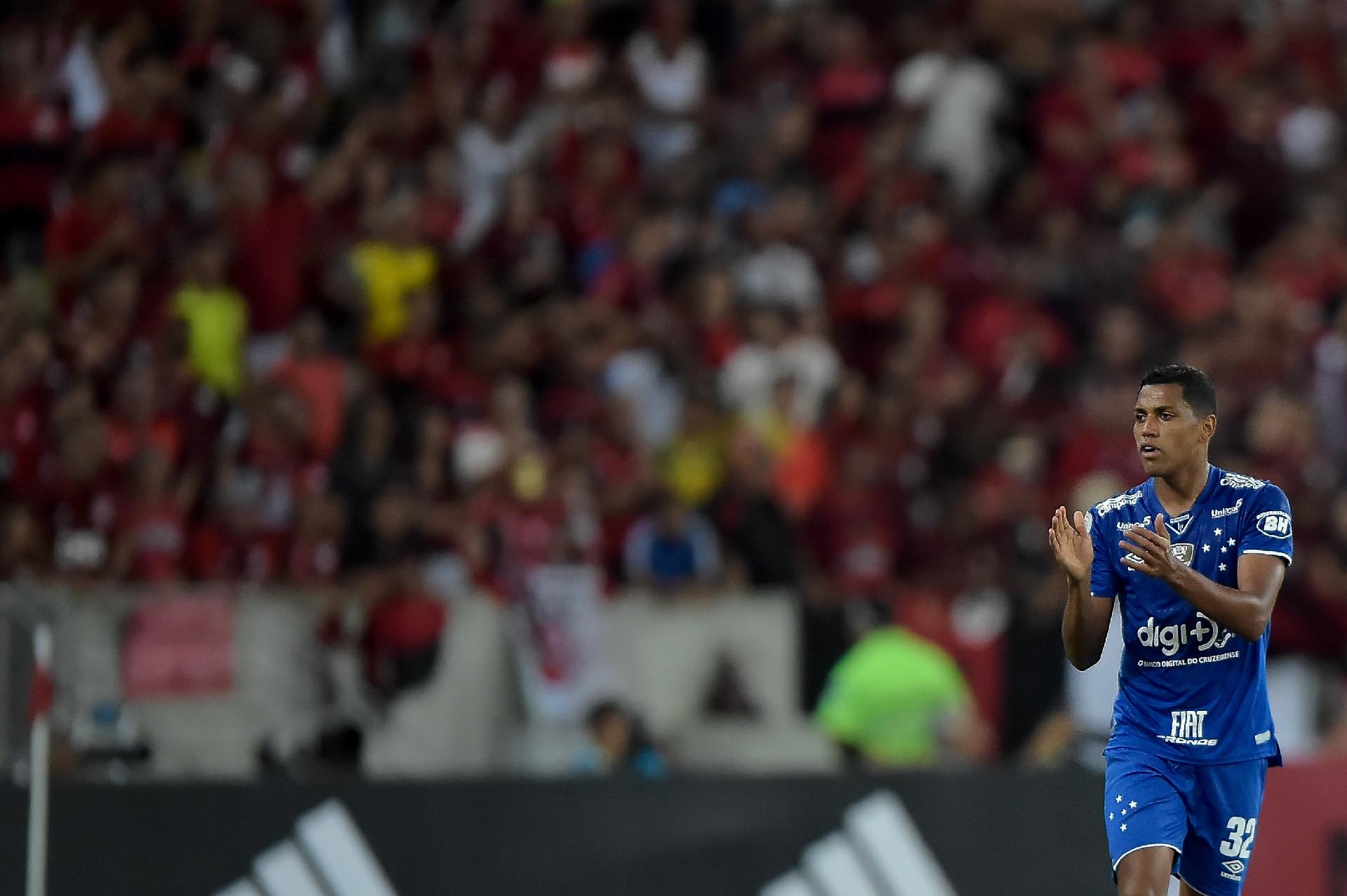 Após ser bicho-papão do mercado, Flamengo troca postura por reforços neste ano