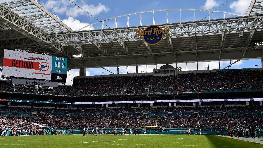 Vista geral do Hard Rock Stadium durante duelo entre Miami Dolphis e New England Patriots - Jasen Vinlove/USA TODAY Sports