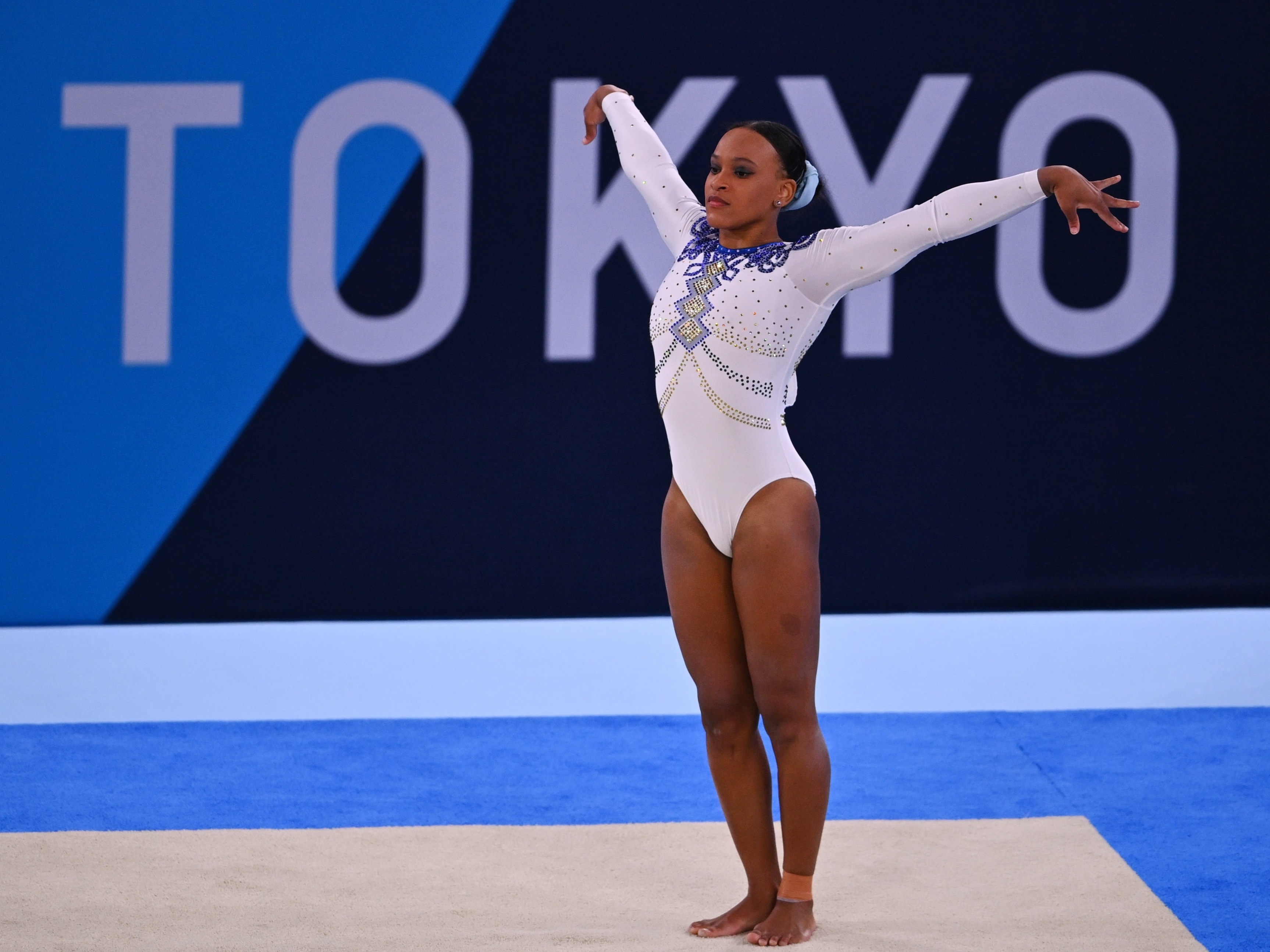 Rebeca Andrade nas finais de domingo do Mundial de Ginástica Artística:  onde assistir, data e horário > No Ataque