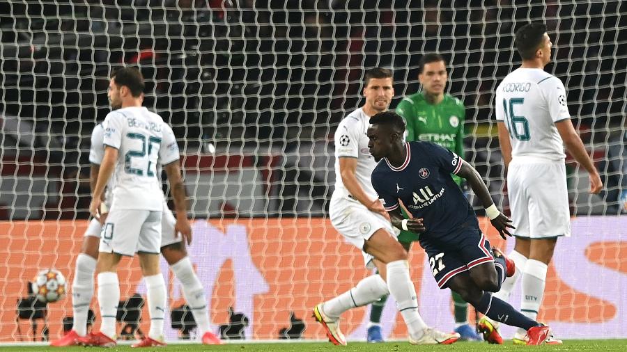 Gueye comemora gol do Paris Saint-Germain contra o Manchester City na Champions - GettyImages