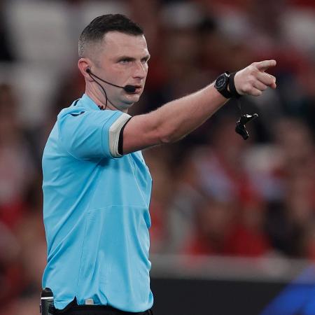 Michael Oliver, árbitro do Campeonato Inglês - Eric Verhoeven/Soccrates/Getty Images