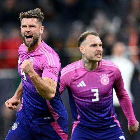 Füllkrug comemora gol marcado pela Alemanha contra a Holanda em amistoso