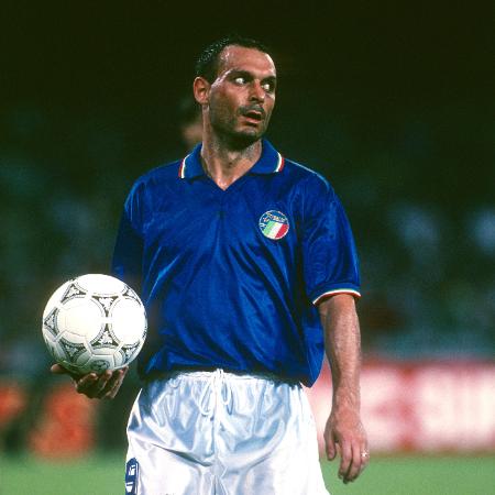 Ex-atacante italiano Salvatore Toto Schillaci, artilheiro da Copa de 1990