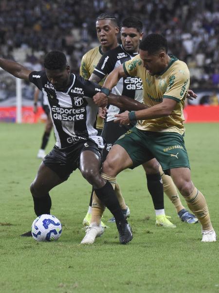 Vitor Roque em ação durante jogo entre Ceará e Palmeiras na Copa do Brasil Vitor Roque em ação durante jogo entre Ceará e Palmeiras na Copa do Brasil