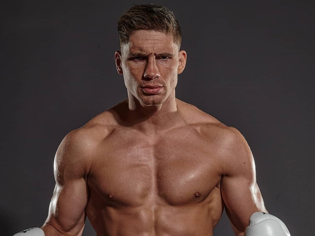 Astro do kickboxing abre mão de título, e ida para o MMA é ventilada