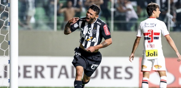 Carlos comemora o seu gol pelo Atlético-MG contra o São Paulo, na Libertadores - Bruno Cantini / Atlético MG