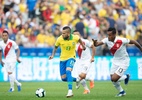 D. Alves e Thiago Silva lideram Brasil dentro e fora de campo após críticas