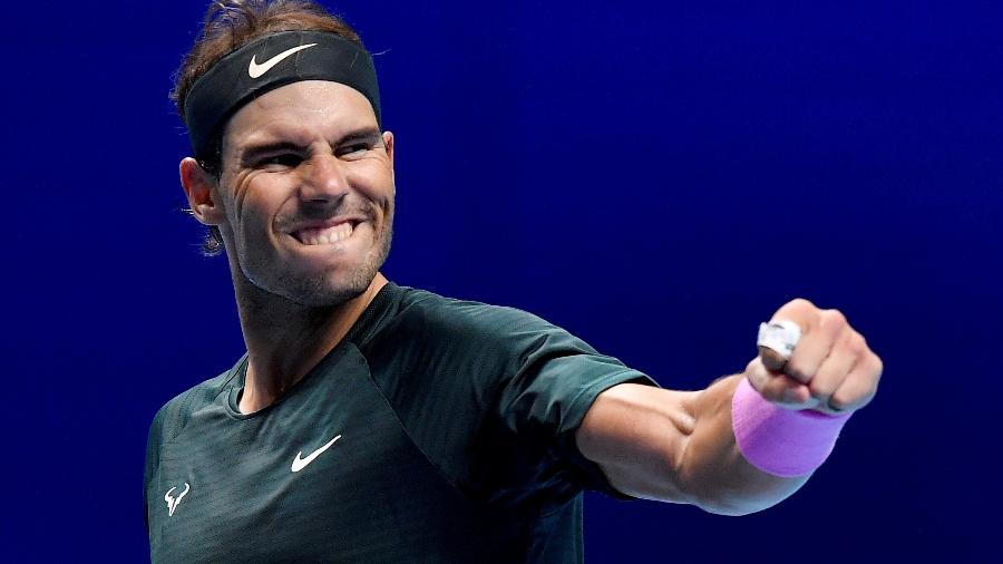 Rafael Nadal na vitória sobre Stefans Tsitsipas no ATP Finals de 2020 - Reuters