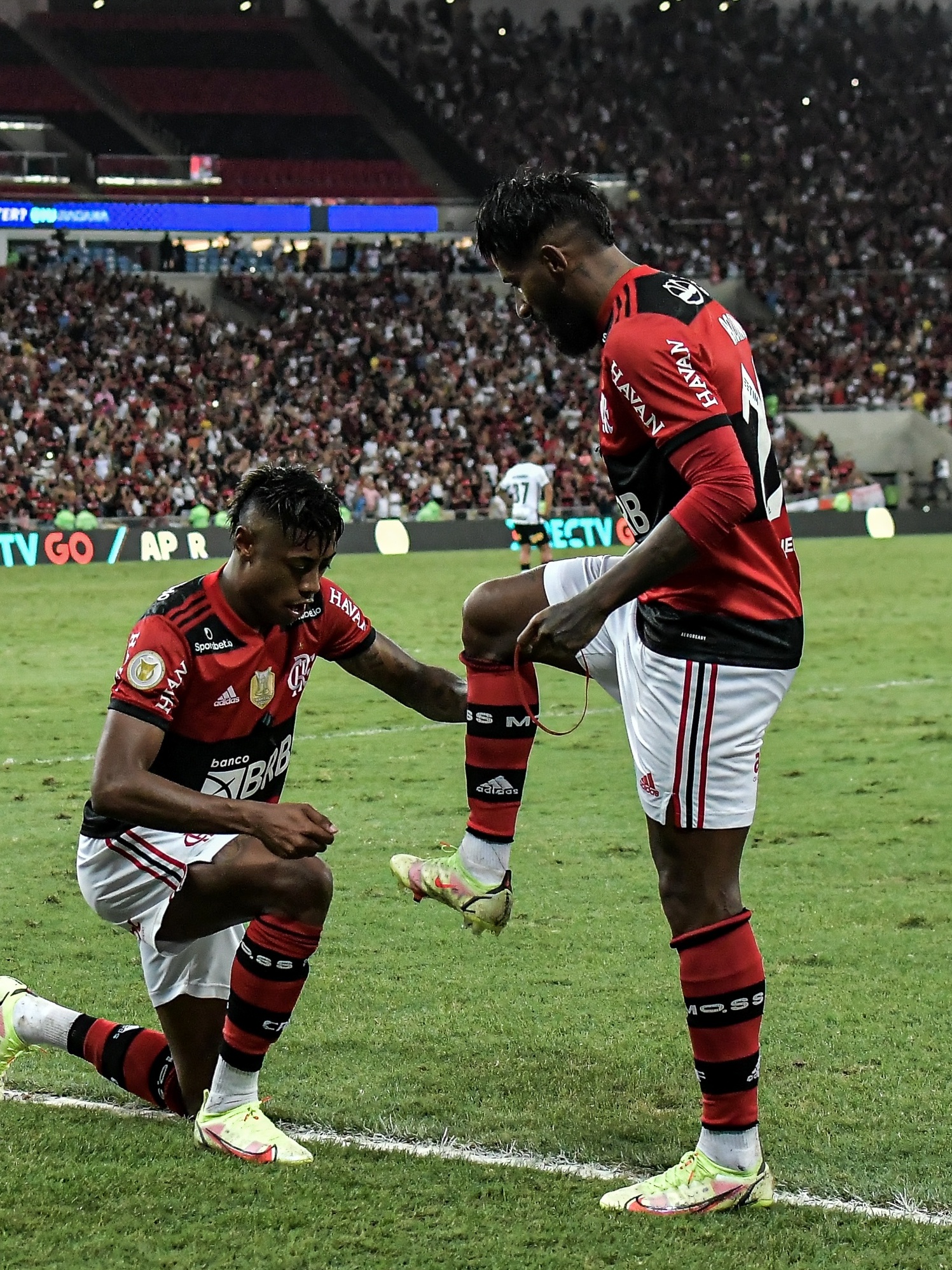 Como foi o gol do Flamengo hoje contra o Corinthians?