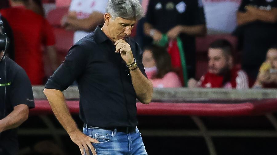 Renato Gaúcho no banco de reservas do Flamengo no duelo contra o Internacional - Pedro H. Tesch/AGIF