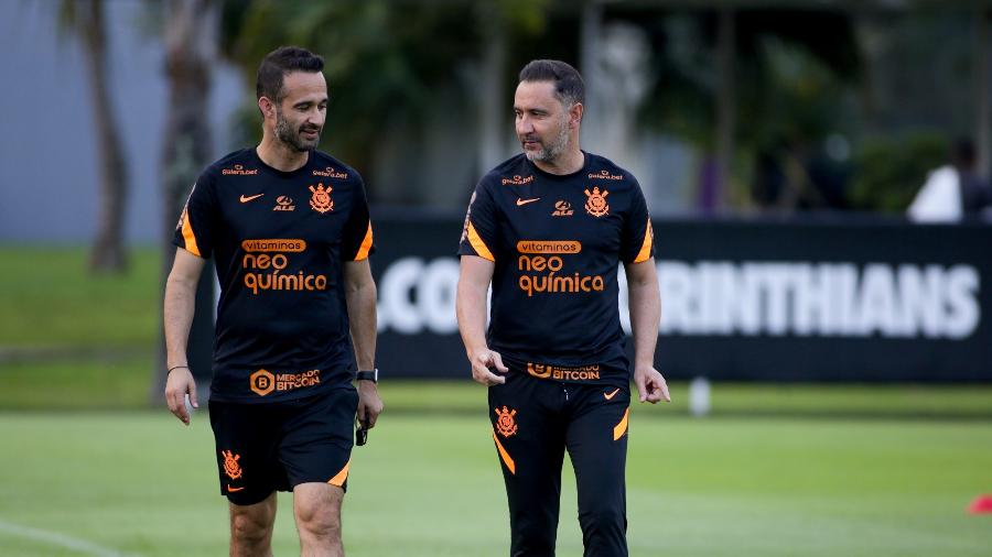 Filipe Almeida e Vítor Pereira durante treino do Corinthians - Rodrigo Coca/Agência Corinthians