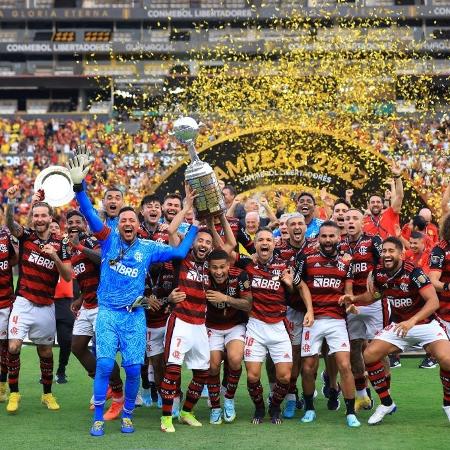 Jogadores do Flamengo comemoram o título da Libertadores de 2022 em Guayaquil, no Equador - Buda Mendes/Getty Images