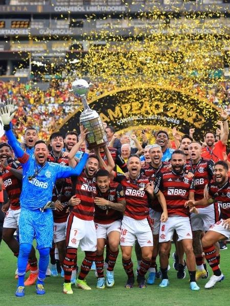 Jogadores do Flamengo comemoram o título da Libertadores em Guayaquil - Buda Mendes/Getty Images
