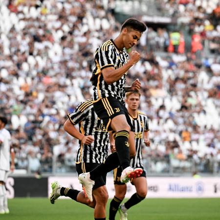 Kaio Jorge comemora gol em jogo-treino da Juventus