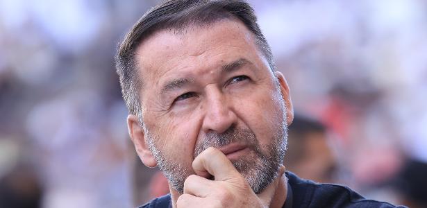 Corinthians: Impeachment de Augusto Melo será votado no dia 26 de maio