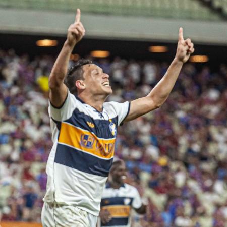 Mike comemora gol do Retrô sobre o Fortaleza em duelo da Copa do Brasil - STEFANIA LIMA/PERA PHOTO PRESS/ESTADÃO CONTEÚDO