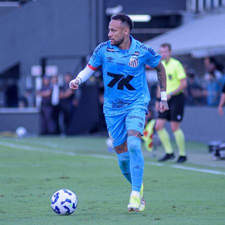 Neymar, do Santos, em ação contra o Botafogo, pelo Brasileirão Neymar, do Santos, em ação contra o Botafogo, pelo Brasileirão