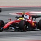 Lewis Hamilton faz t&aacute;tica agressiva e vence pela primeira vez com a Ferrari
