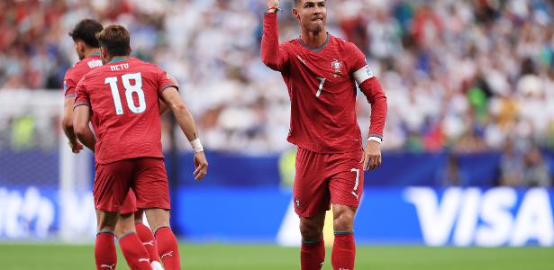 Cristiano Ronaldo desencanta e é primeiro a marcar em seis Copas do Mundo
